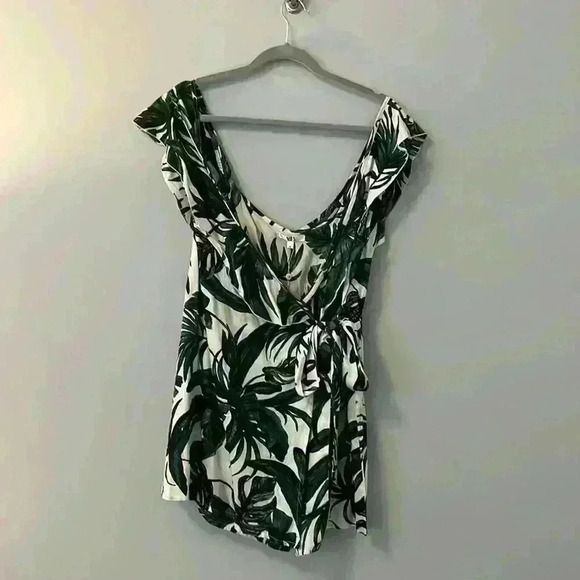 America & Beyond Green Pastures Leaf Print Romper NEW NWT Size Medium - Picture 1 of 5